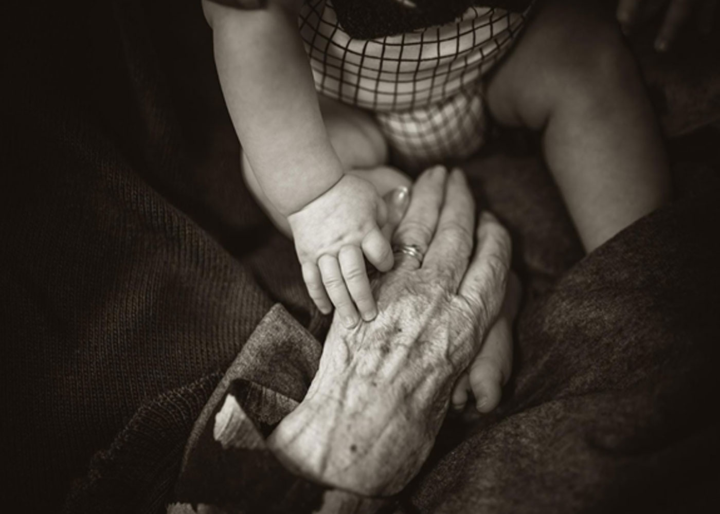 5 Ways To Help Your Aging Parents Feel Loved And Supported